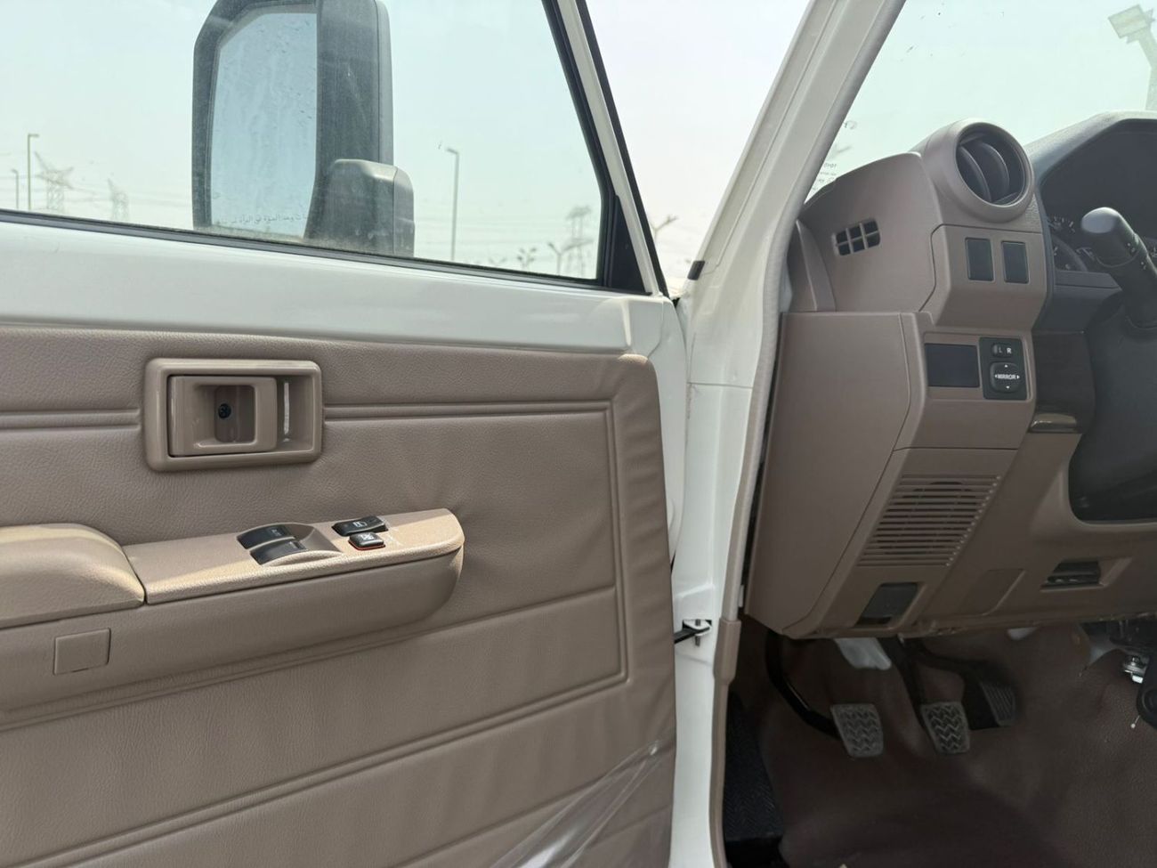 تويوتا لاند كروزر 70 LC78 Hardtop 3 Doors Long , M/T , 4.0L Petrol V6 Two Tank 2025 Model