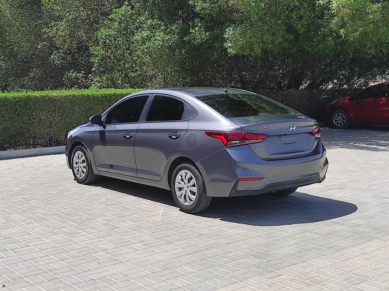 Hyundai Accent GL 1.6L (138 HP) Sedan Hyundai Accent 2019 Gcc V4 1.6 full automatic