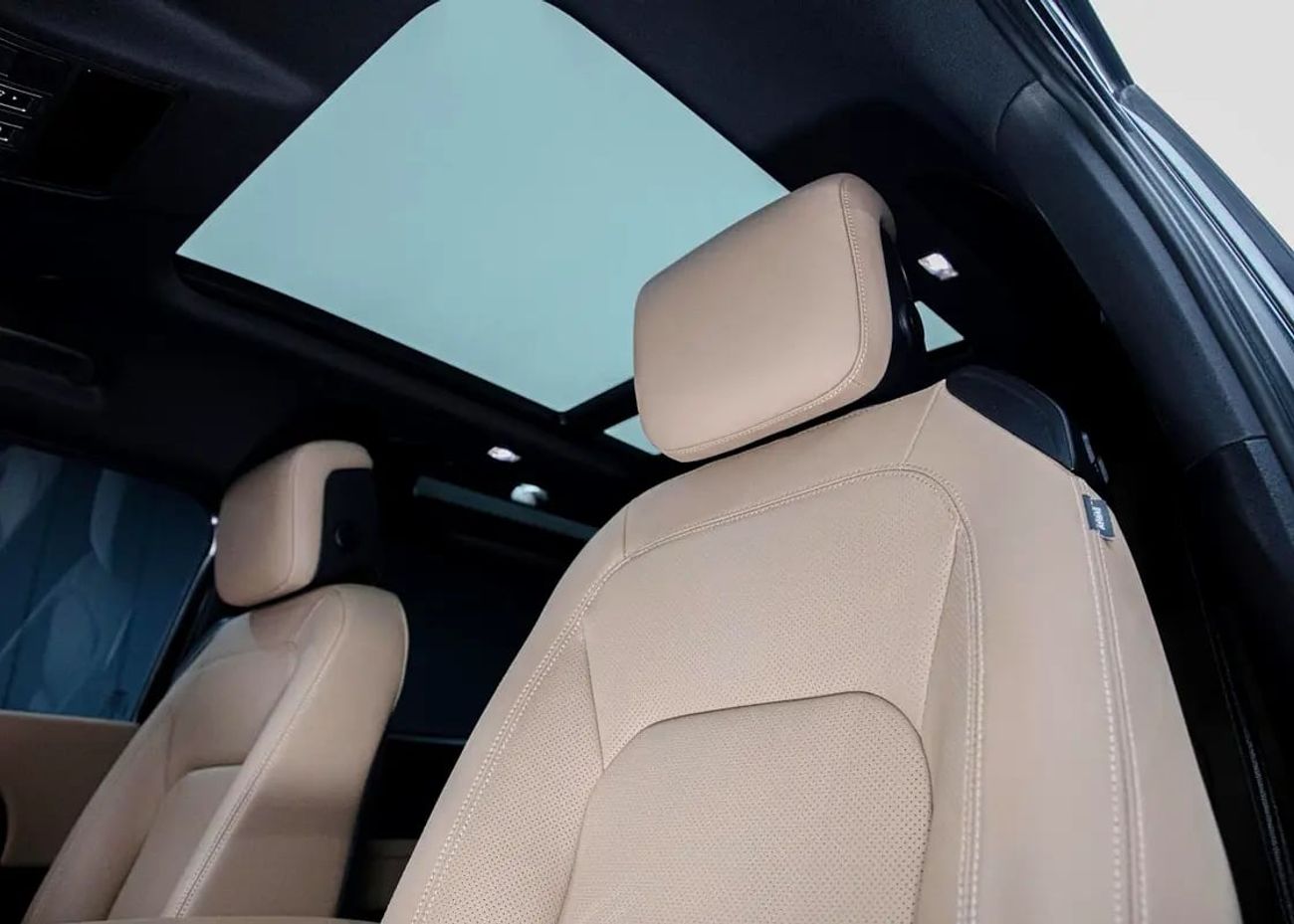 Land Rover Defender P400 90 X-Dynamic HSE 3.0L (5 Seater)