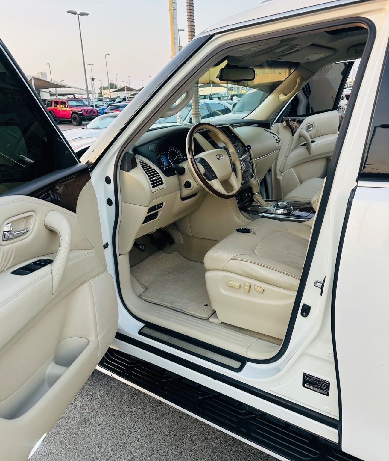 Infiniti QX56 