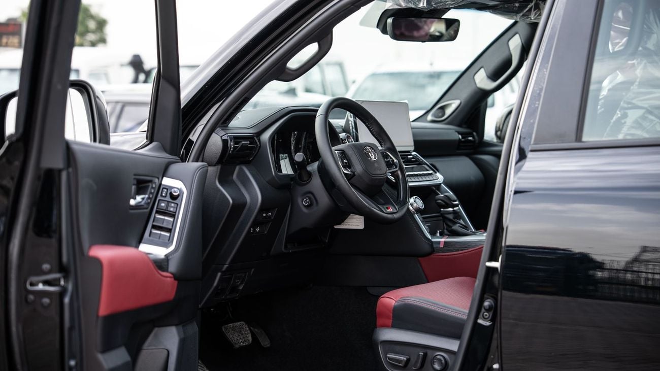 تويوتا لاند كروزر GRS 3.5L - Attitude Black Inside Maroon | Export Only