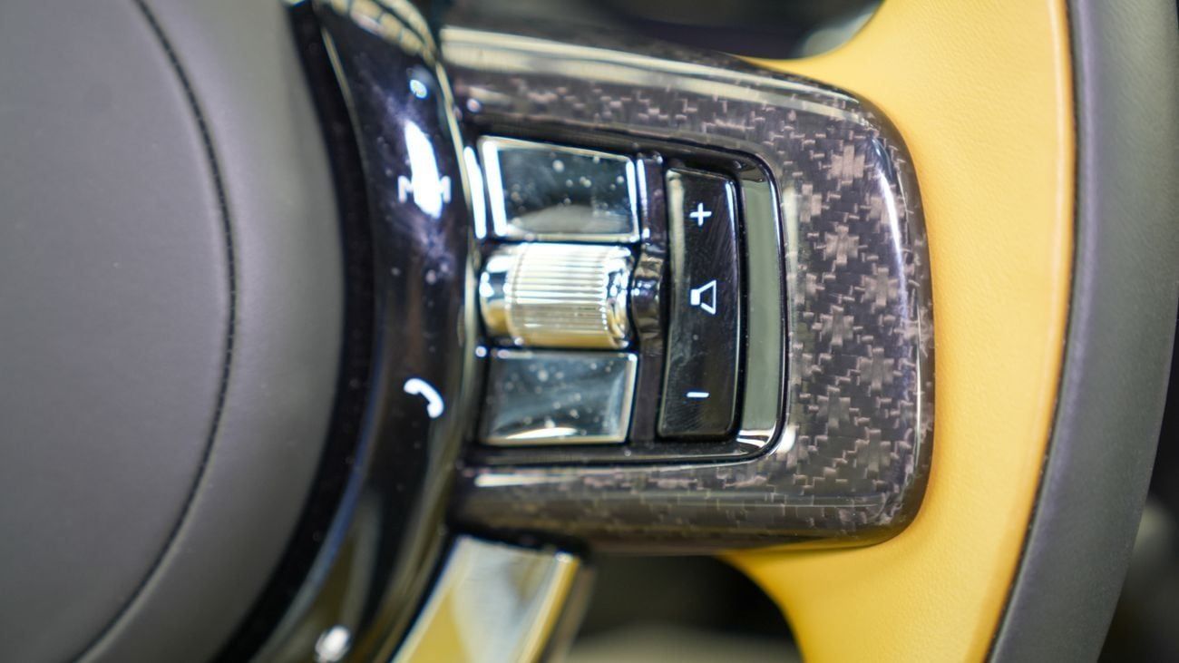 رولز رويس كولينان Rolls Royce Cullinan Black Badge - Bespoke Chartreuse - 2025