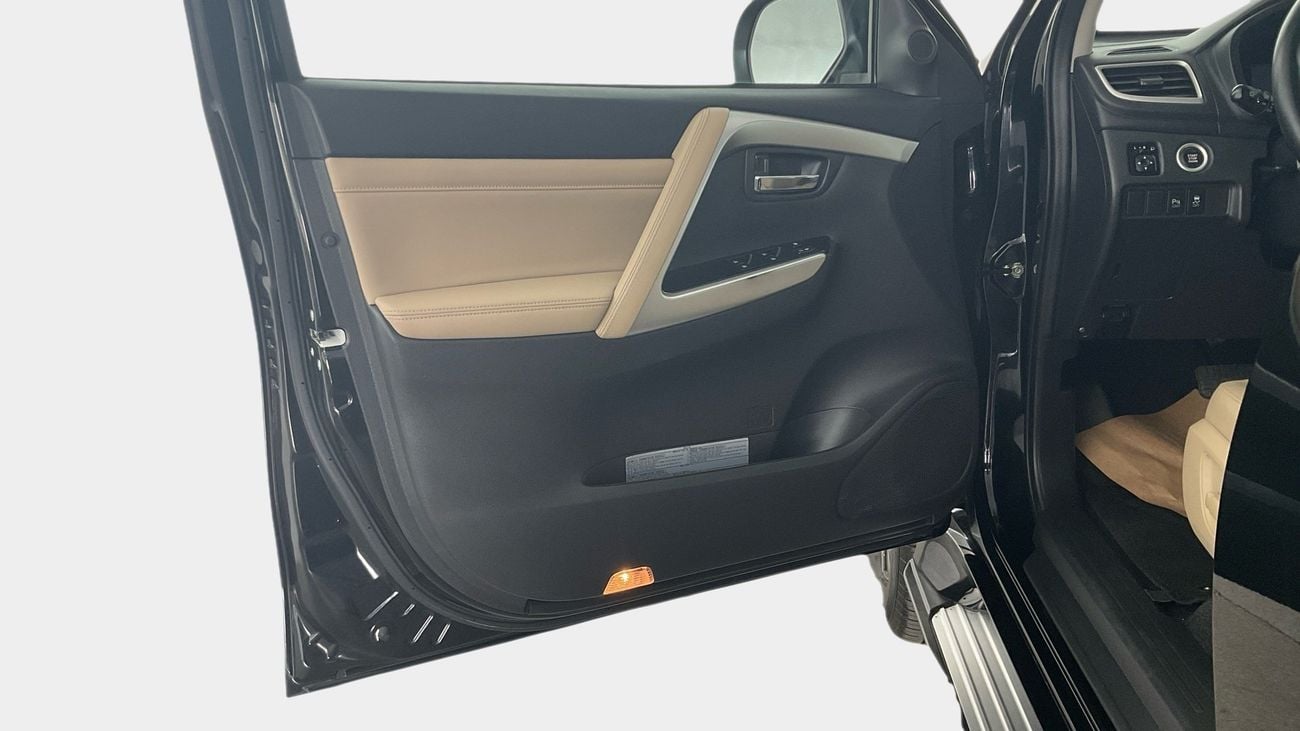 ميتسوبيشي مونتيرو سبورت GLS Top | شامل الضمان | 0 ﺪﻔﻋﺓ ﺃﻮﻟﻯ