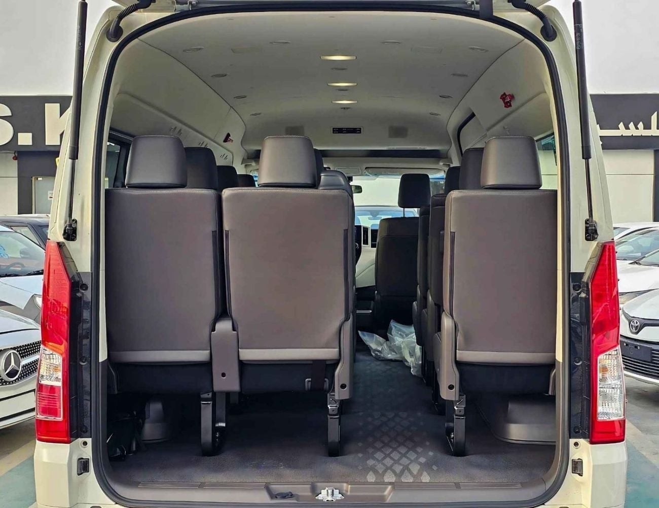 Toyota Hiace GL HIGHROOF GL/3.5L V6 PETROL A/T /HIGH OPTION 13 SEATER/ CODE # HHGL35MP