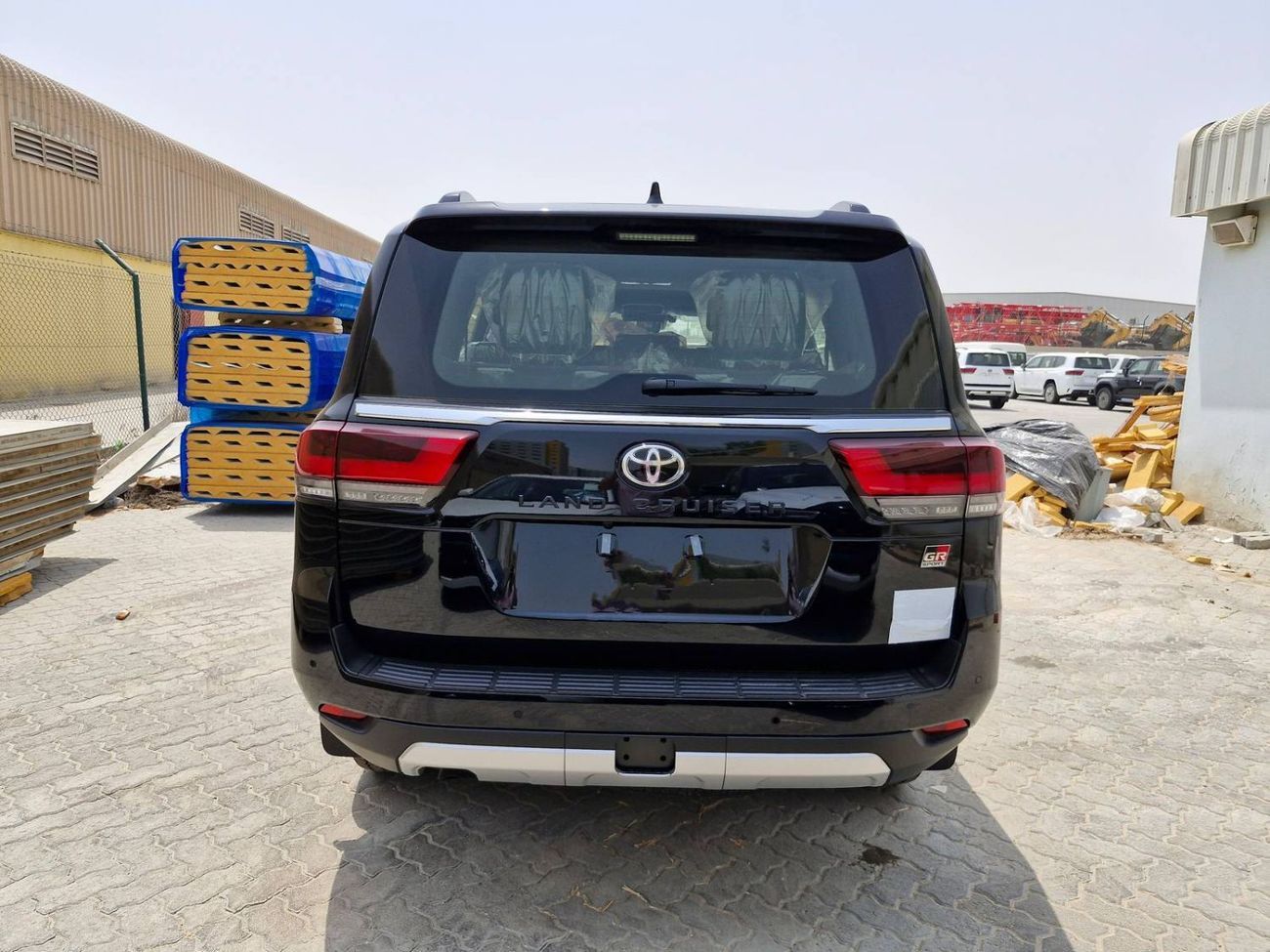 Toyota Land Cruiser 2025 TOYOTA LAND CRUISER GR-S 3.5L HYBRID 7-SEATS GCC BRAND NEW 0KM