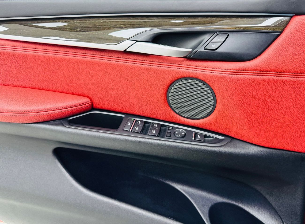 بي أم دبليو X6 50i M Sport Dynamic Plus 4.4L