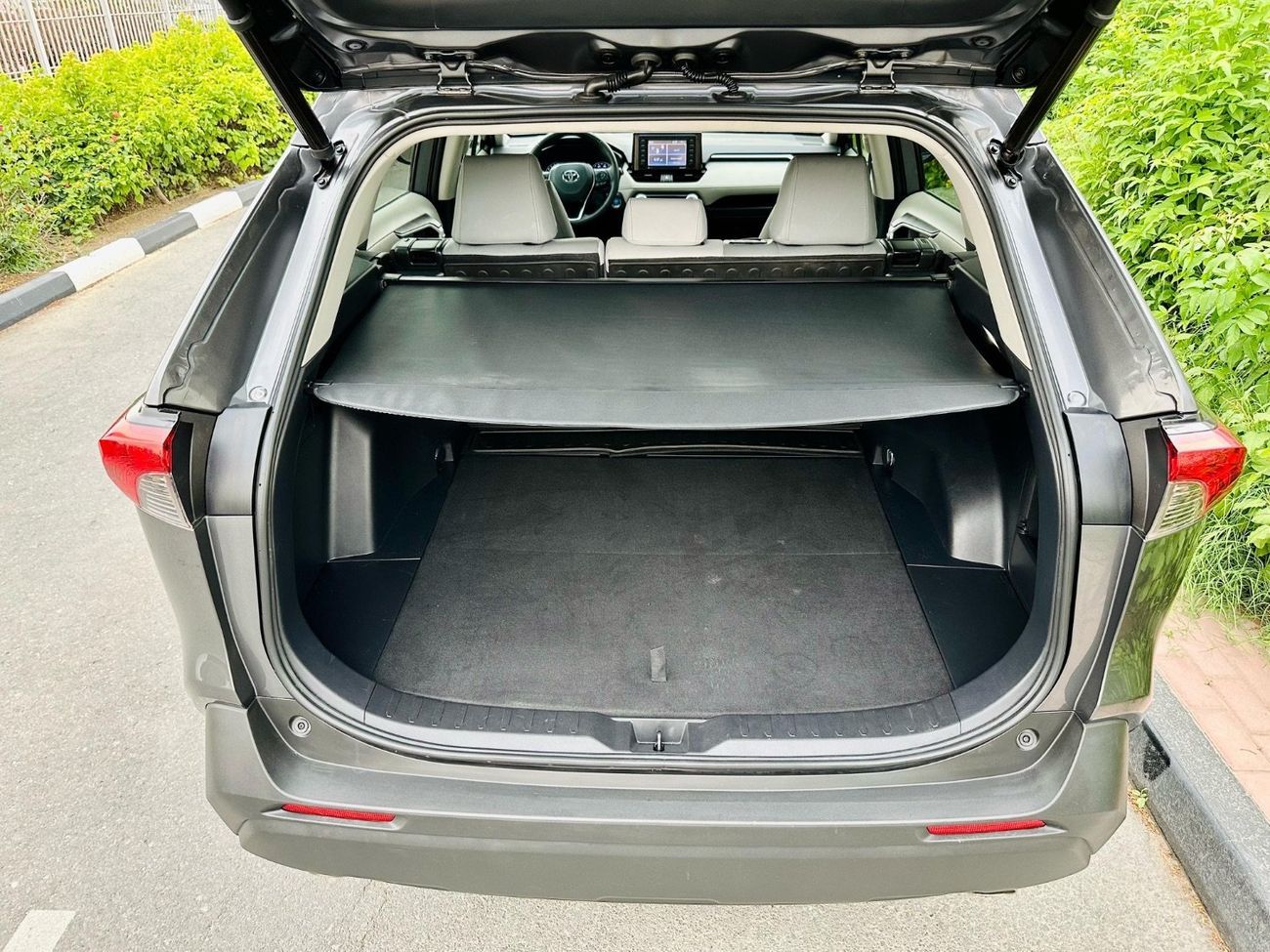 تويوتا راف ٤ 2022 Model XLE Hybrid 2.5L V4 Full Option Very Clean And Perfect condition