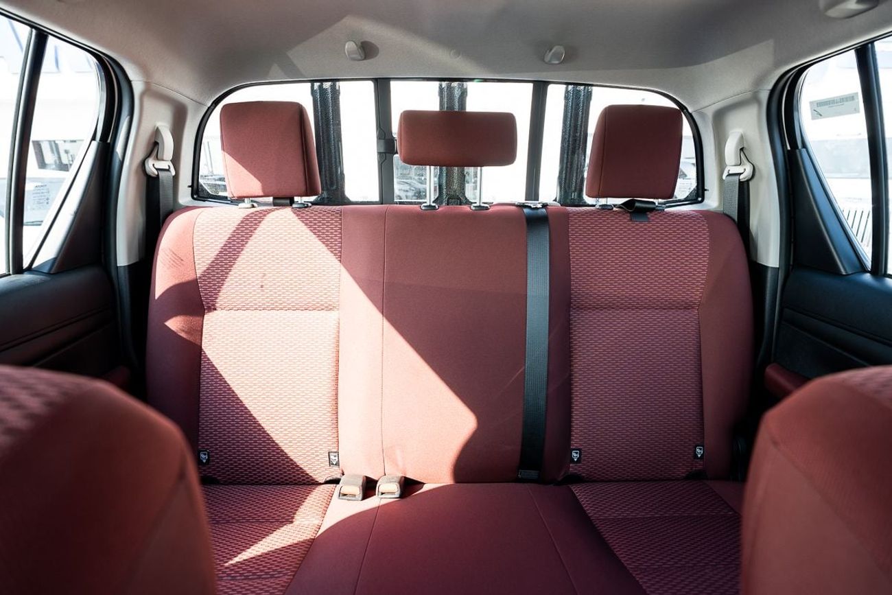 تويوتا هيلوكس GLX 2.7L Petrol Automatic Transmission 4x2 2026