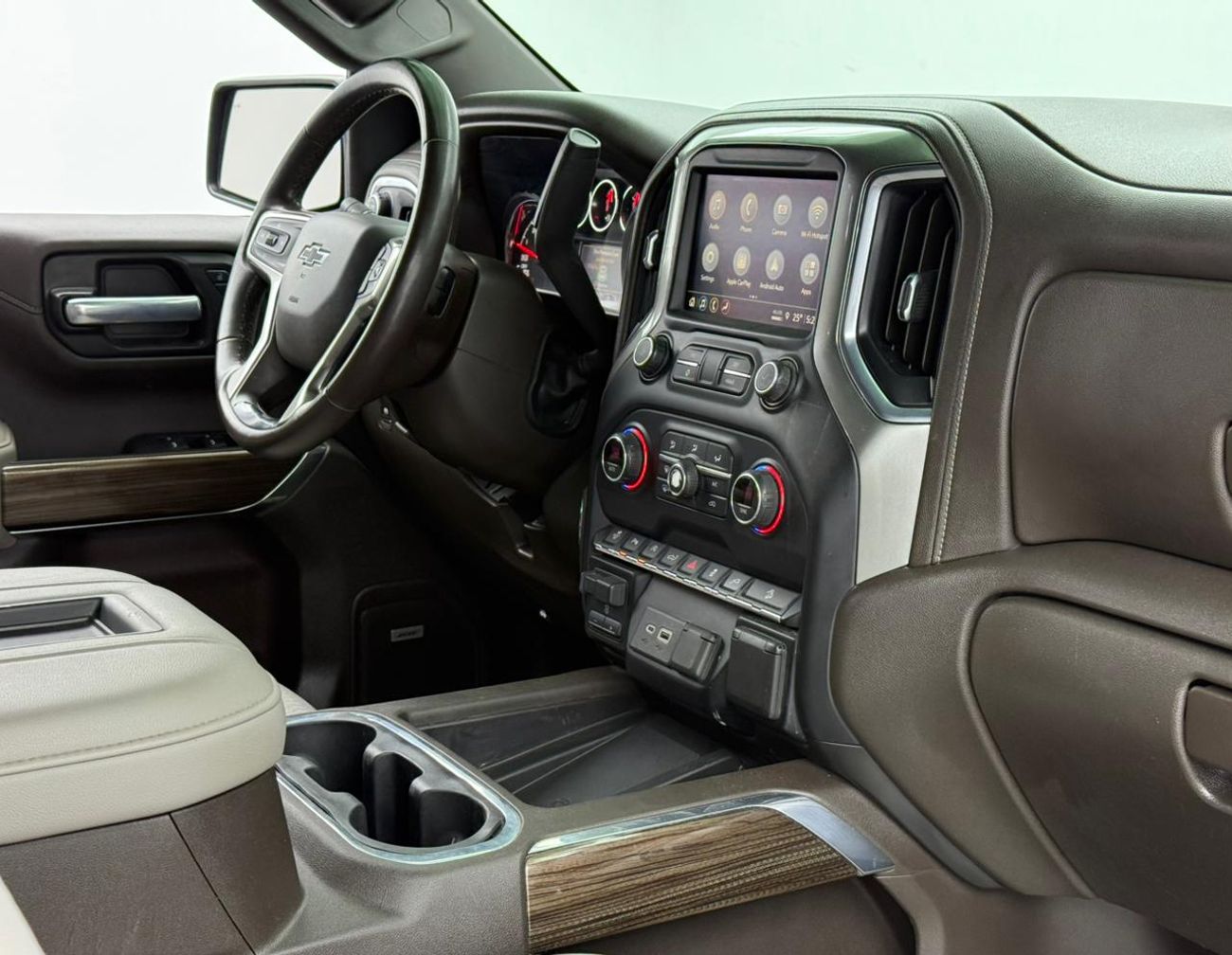 Chevrolet Silverado 2021 Chevrolet Silverado LT Z71, 1 Year Unlimited Km Warranty, Full Service History, GCC