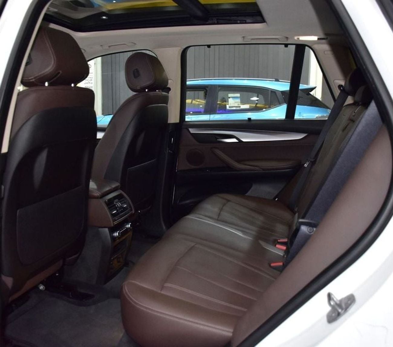 BMW X5 35i EXCLUSIVE EXCELLENT DEAL for our BMW X5 xDrive35i ( 2014 Model ) in White Color GCC Specs