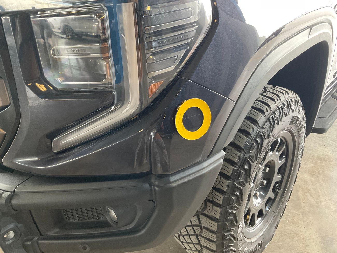 جي أم سي سييرا 6.2 4WD CC AT4X SR BED ADAP SV 18 BLK | شامل الضمان | 0 ﺪﻔﻋﺓ ﺃﻮﻟﻯ
