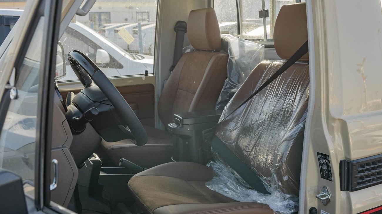 تويوتا لاند كروزر بيك آب 2025 Toyota Land Cruiser LC 79 4.0 SC AT Petrol Full Option - Beige