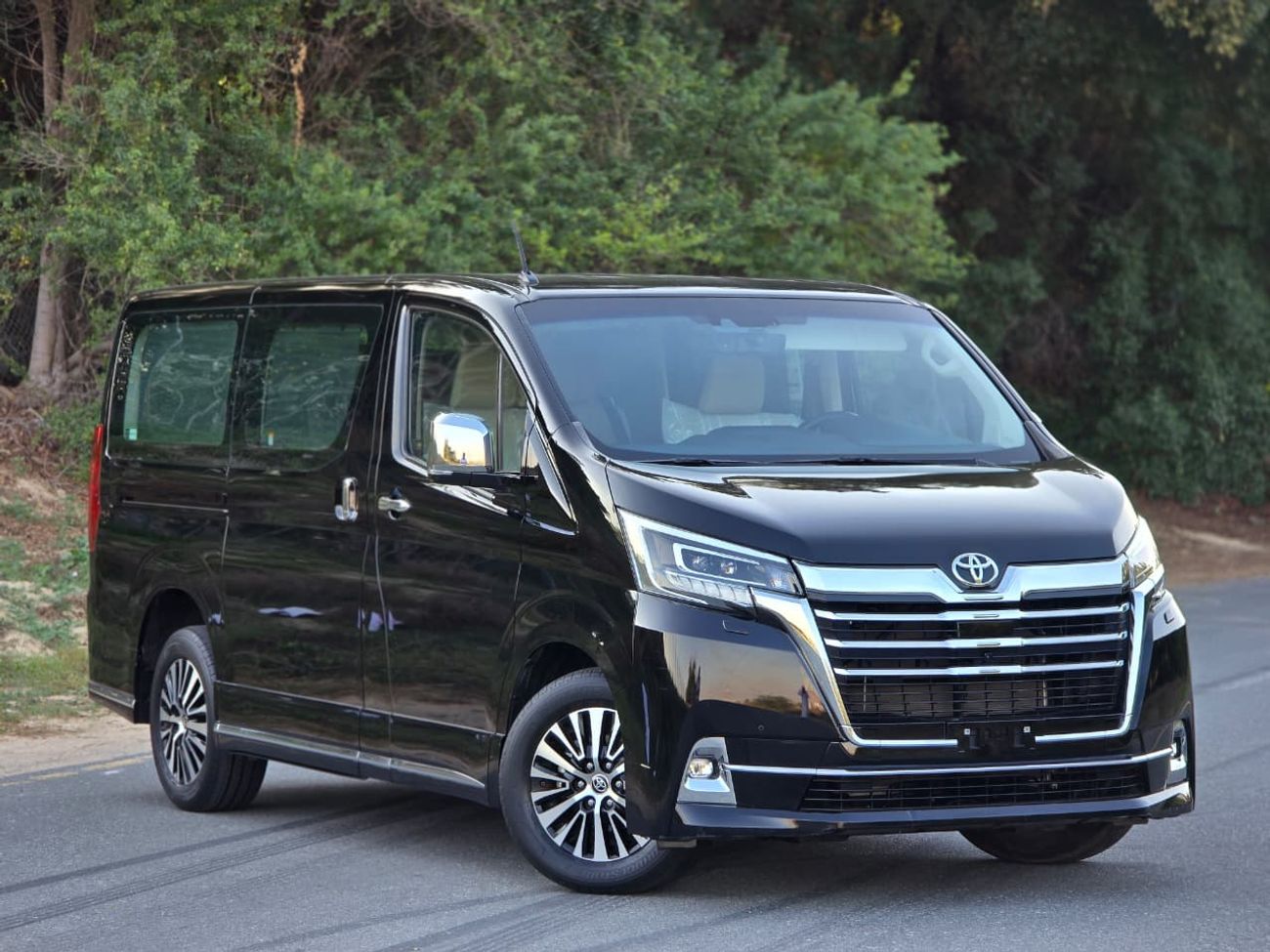 تويوتا جرافينا 3.5L Premium