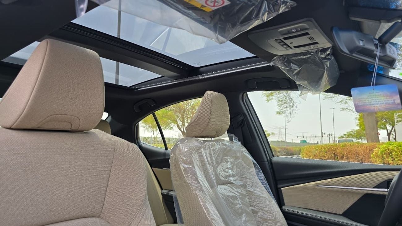 تويوتا كامري XLE 2.5L Hybrid