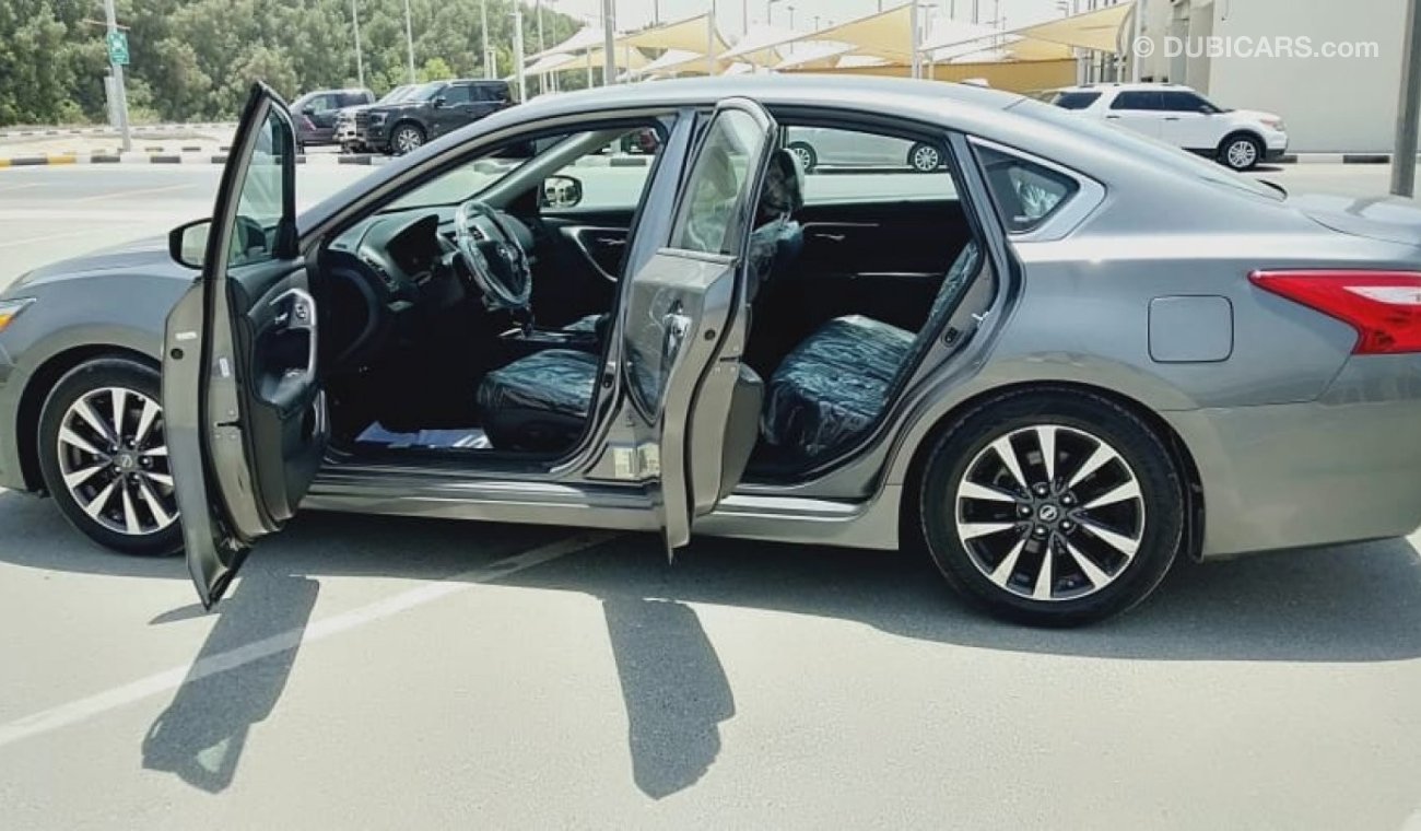 Nissan Altima SL - With Sunroof