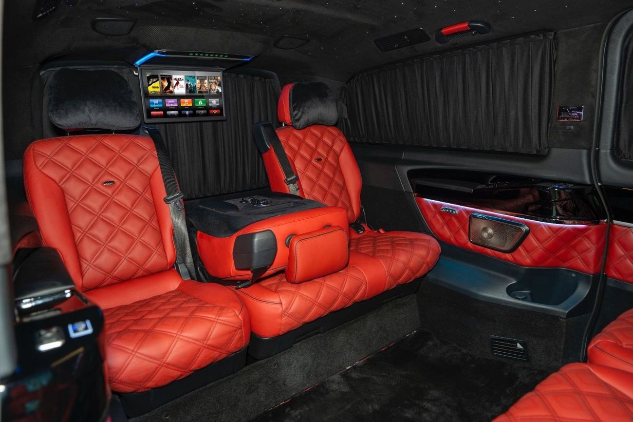 مرسيدس بنز V 300 NEW 2025 MODEL FACELIFT LUXURY EDITION MERCEDES GCC V300 with ADDITIONAL REAR AC - 2 YEARS WARRANTY