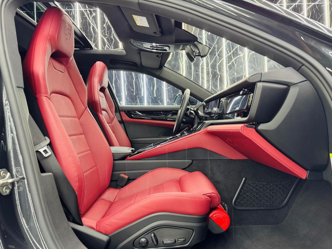 Porsche Panamera 2025 Porsche Panamera 4S E-Hybrid, 2029 Porsche Warranty, Just Been Serviced, Very Low Kms, GCC