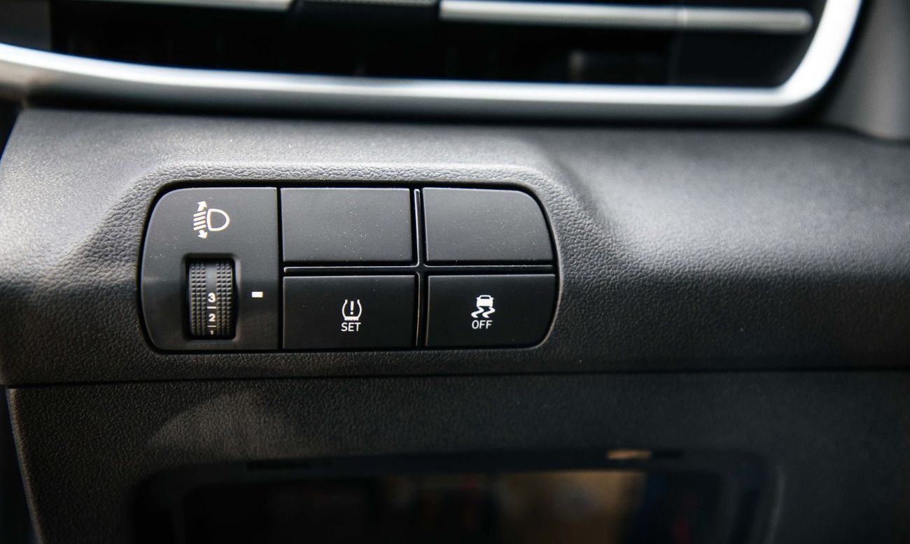 هيونداي إلانترا 2025 Hyundai Elantra GLX Elite 1.5L - White Inside Black | Export Only