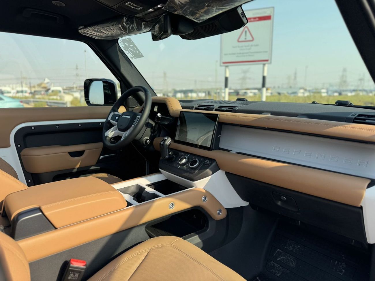 Land Rover Defender P400 90 SE 3.0L (5 Seater)