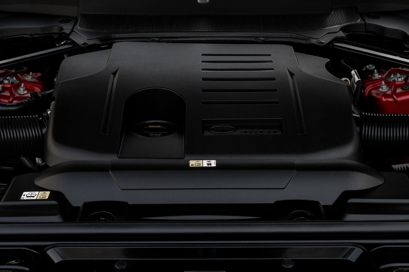 لاند روفر رينج روفر سبورت Range Rover Sport HSE | 3,525 P.M | 0% Downpayment | HSE | Low KM | Pristine!