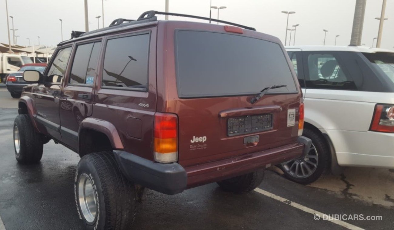 Jeep Cherokee model 2000