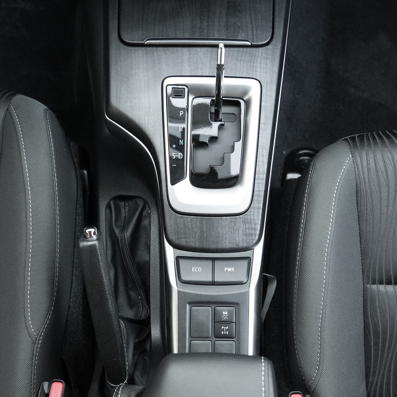 Toyota Fortuner 2.7 L | v4 | Petrol | Auto AC | Export Only