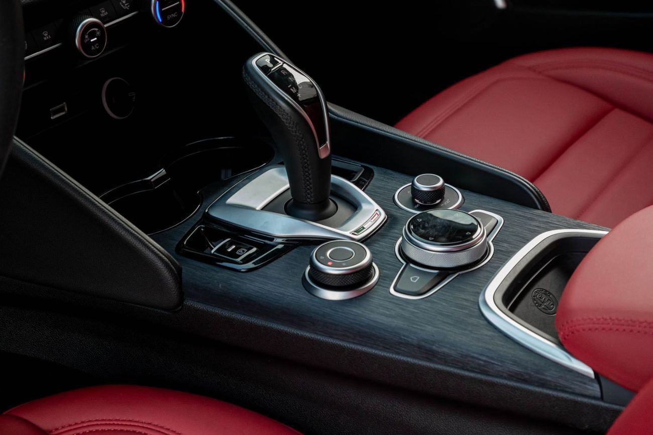 ألفا روميو جوليا Super | 1,948 P.M  | 0% Downpayment | Agency Warranty + Service!