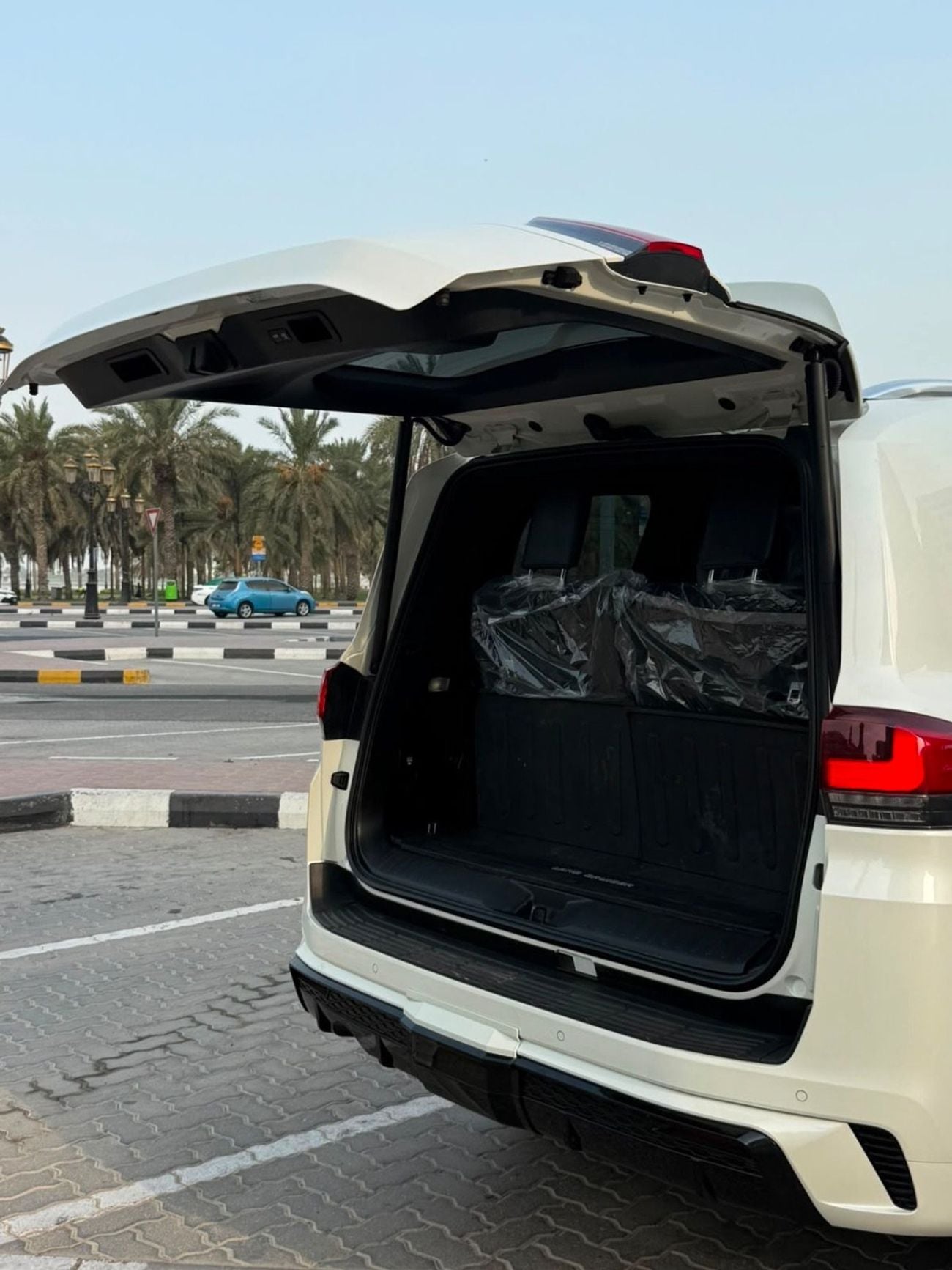 تويوتا لاند كروزر VXR