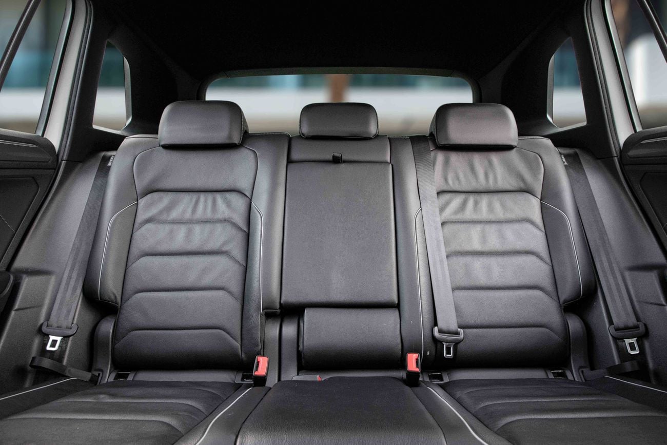 Volkswagen Tiguan Tiguan R-Line | 1,567 P.M | 0% Downpayment | FSH | Perfect Condition!