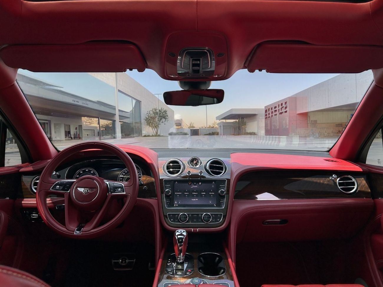بنتلي بينتايجا AED 4,640 P.M | 0% DOWN PAYMENT | BENTLEY BENTAYGA V8 | 4.0L V8 | 2020 | FULL SERVICE HISTORY | GCC