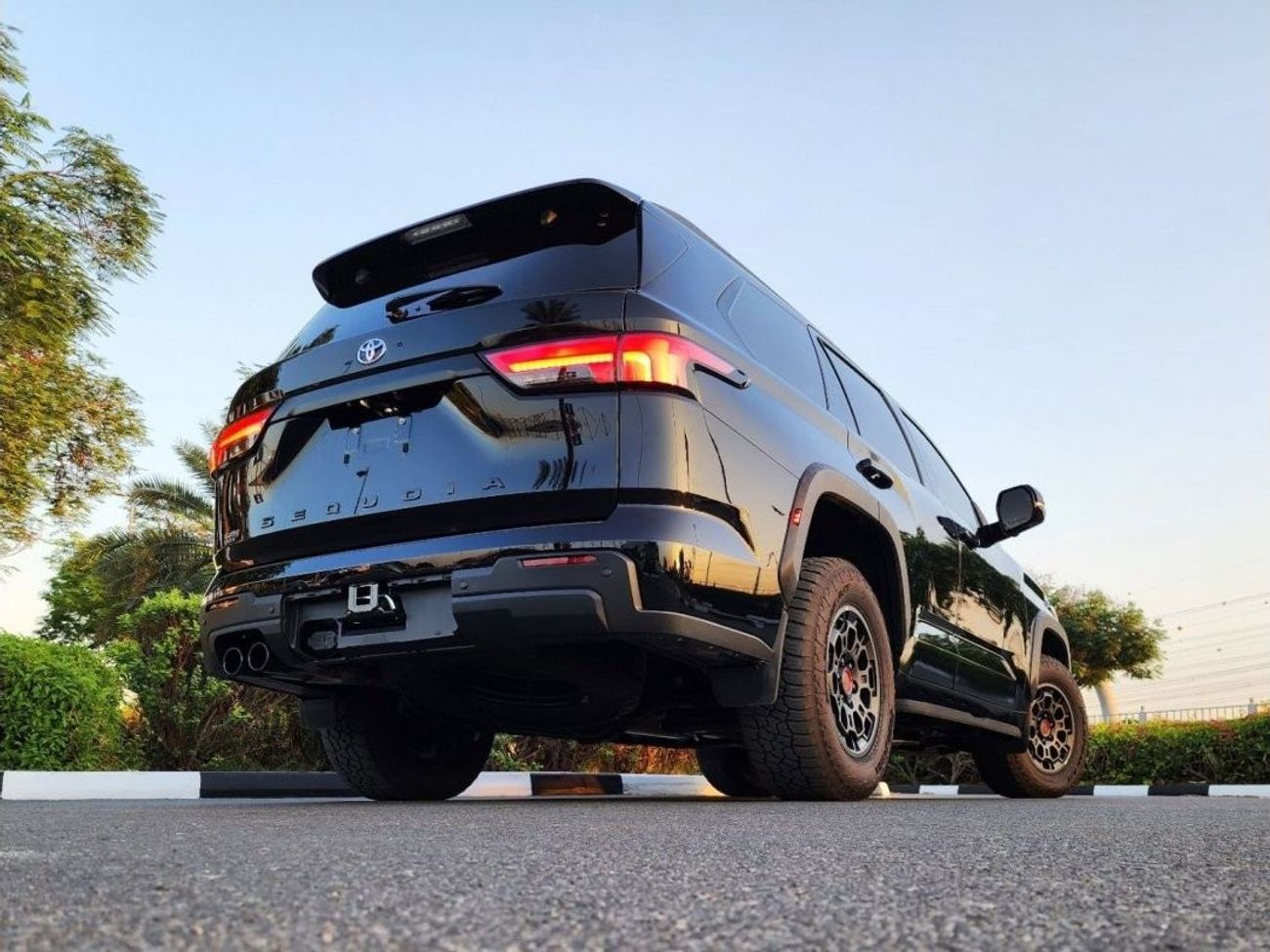 Toyota Sequoia 2023 TOYOTA SEQUOIA 3.5-liter twin-turbo V6 Full Option Automatic Zero KM