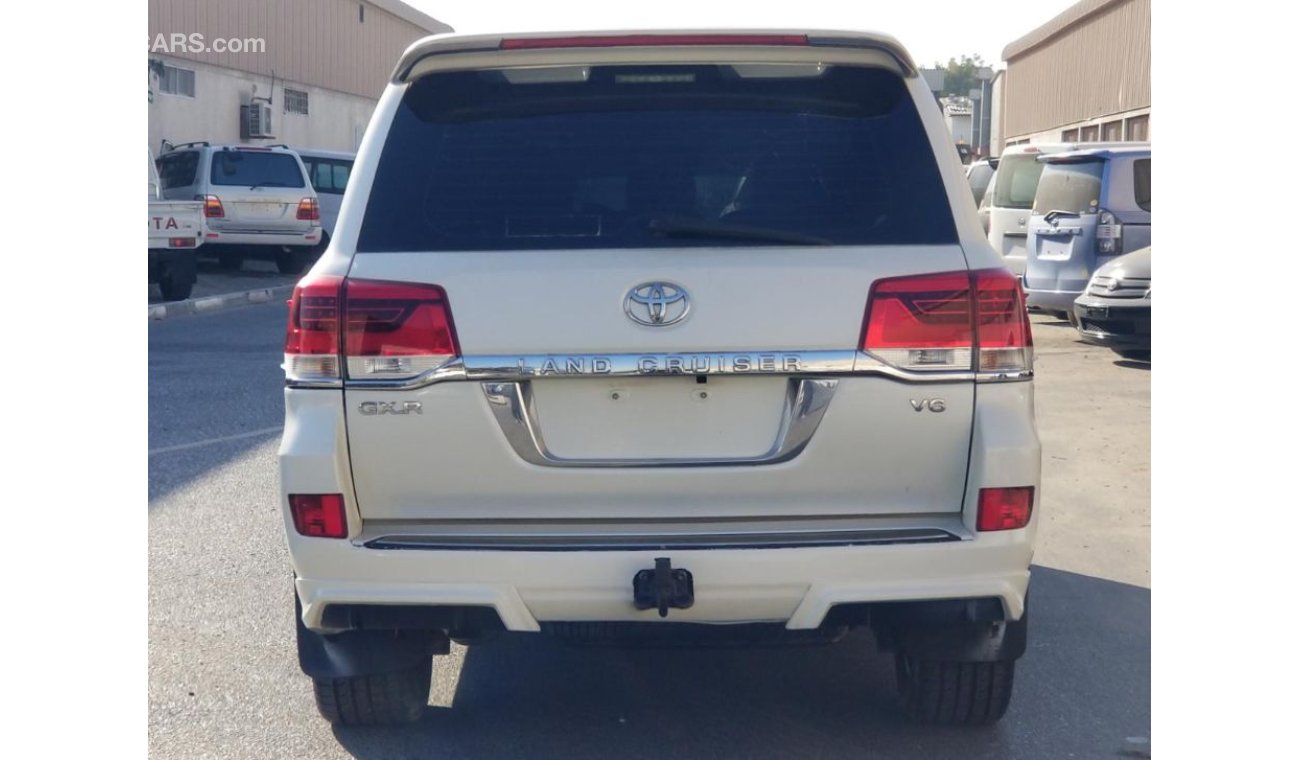 Toyota Land Cruiser 2011, Push Start, Petrol, AT, V6, FACE-LİFTED 2020, Premium Condition, Rear TV, Power Seats.