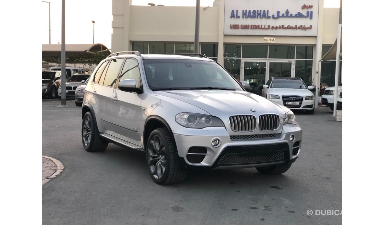 BMW X5 BMW X5 MODEL 2013 GCC car prefect condition full option panoramic roof leather seats back camera bac