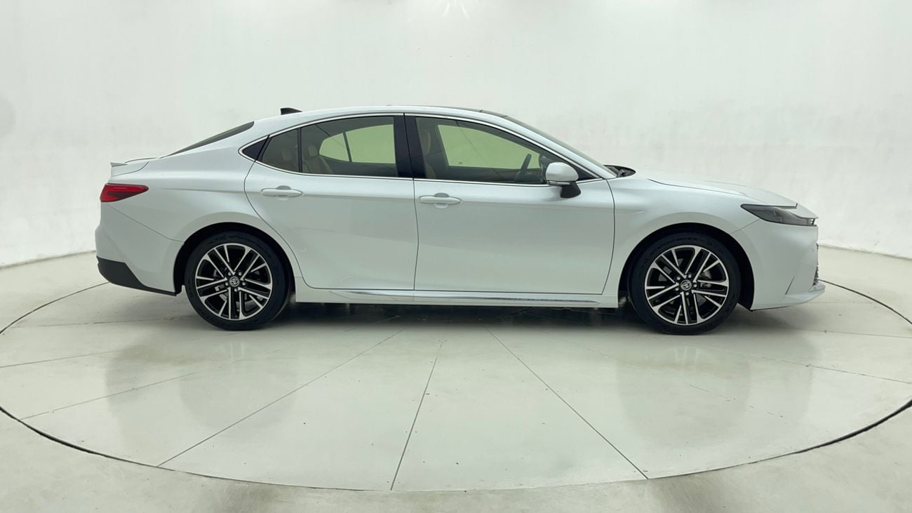 Toyota Camry 2025 GLE | AED 1664/Month | 0 DP | 30 Day Return | Warranty | Service History