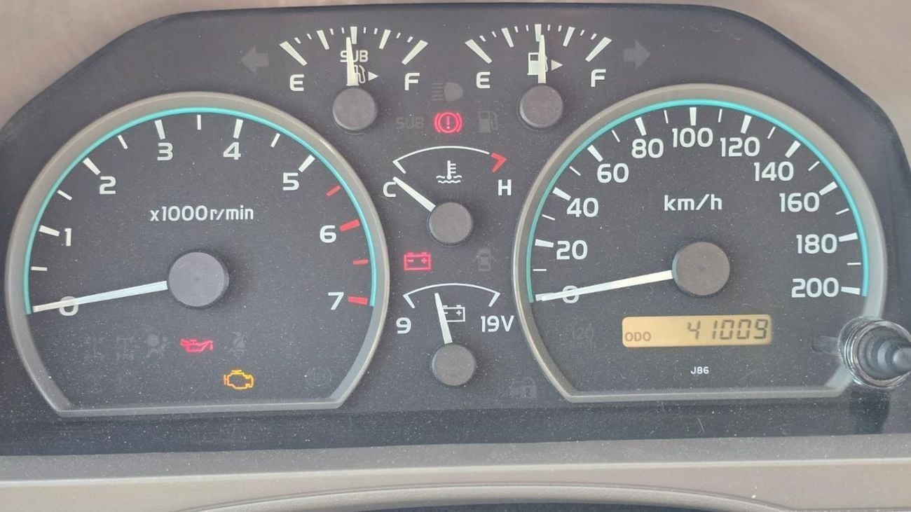 تويوتا لاند كروزر بيك آب TOYOTA LC79 6x6 SINGLE CABIN 4.0L MT  2015 MODEL YEAR BEIGE