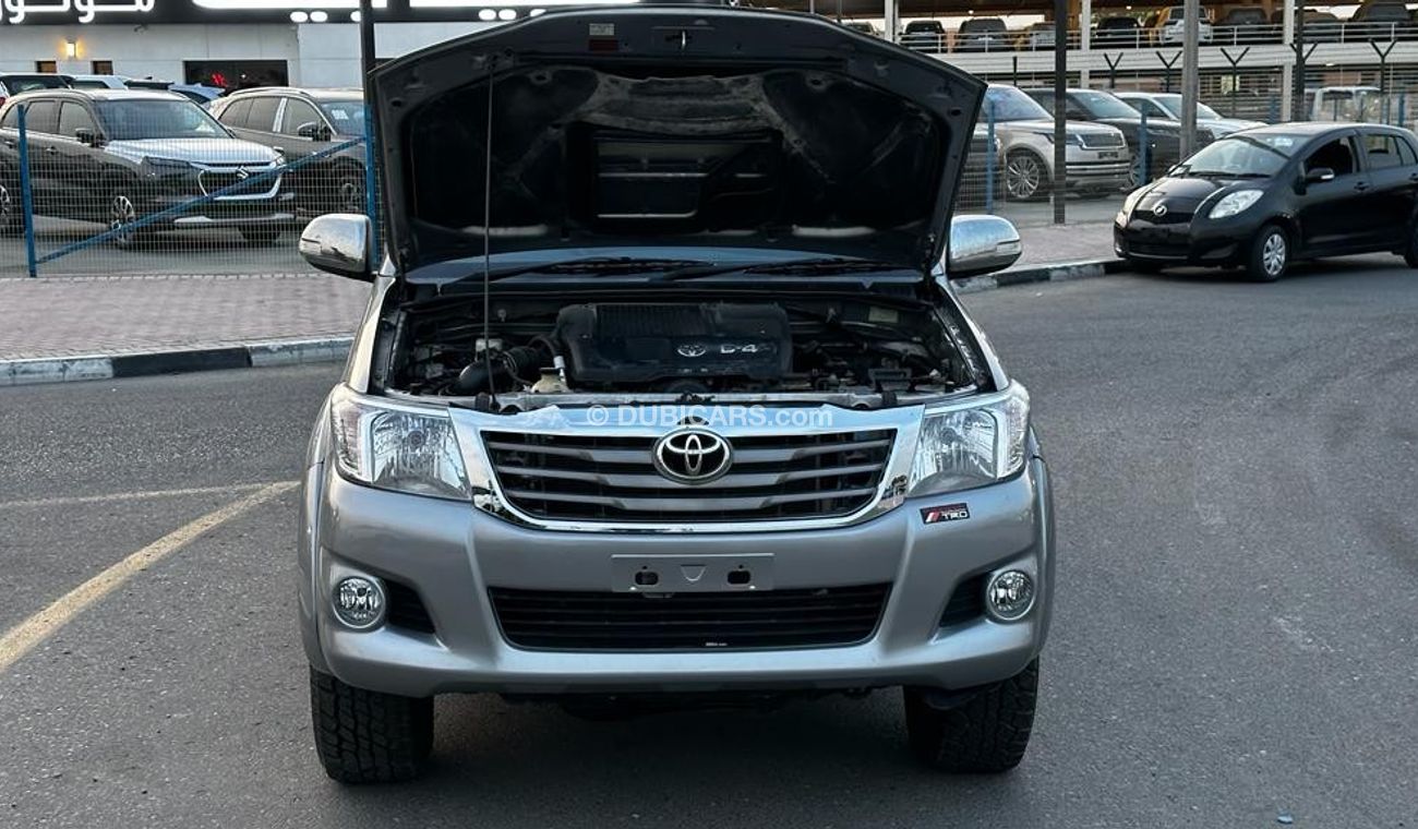 Toyota Hilux SR