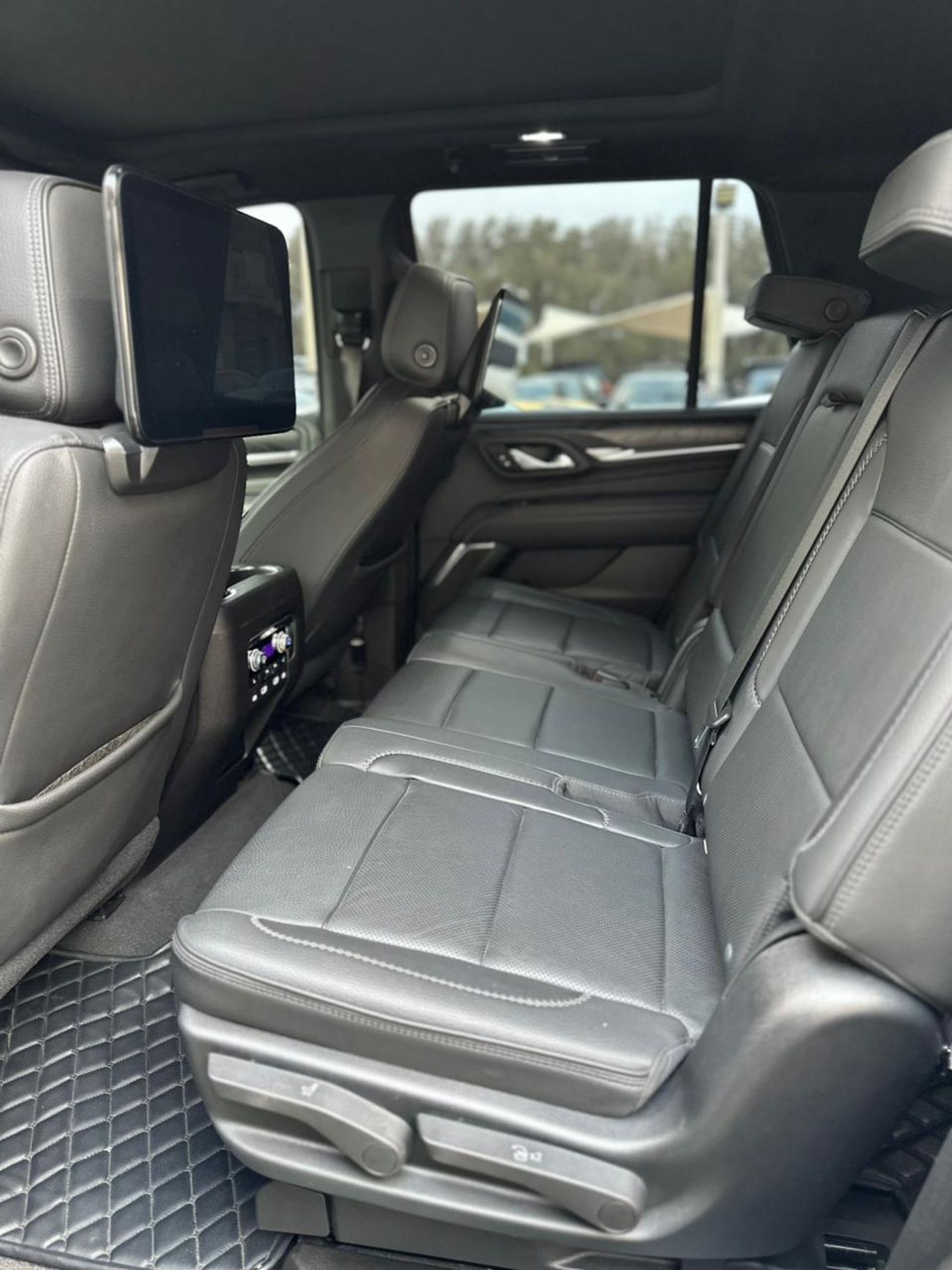 GMC Yukon GMC YUKON DANIEL 2021 GCCFL FULL OPTION ORIGINAL PAINT UNDER WARRANTY