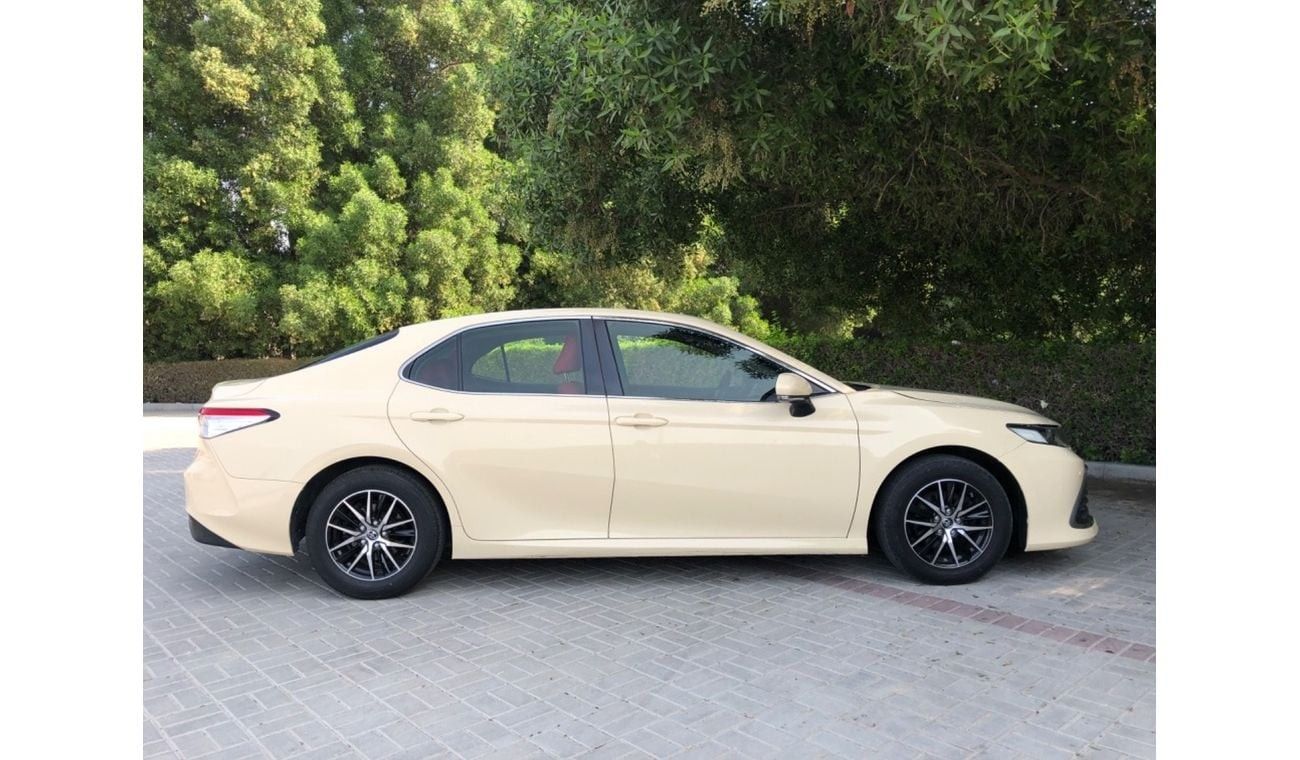 Toyota Camry LE Hybrid 2.5L (TAKCI)