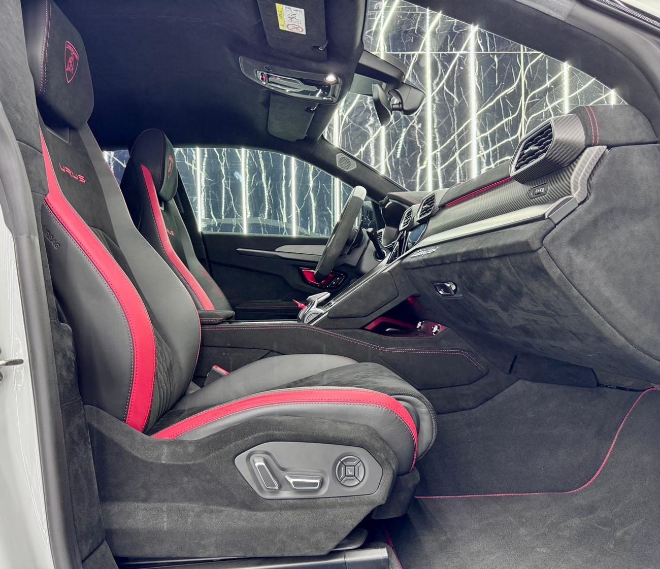 لامبورغيني اوروس 4.0T V8 Performante