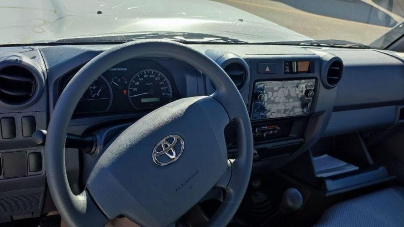تويوتا لاند كروزر بيك آب TOYOTA LANDCRUISER STEEL ROOF VAN ( HZJ) LC78