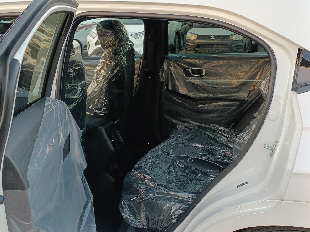 هوندا e:NP1 Elite Option / 510 KMS / 360 Cameras / Twin Panoramic Roof / Special Price for Export (CODE#ENP1F)