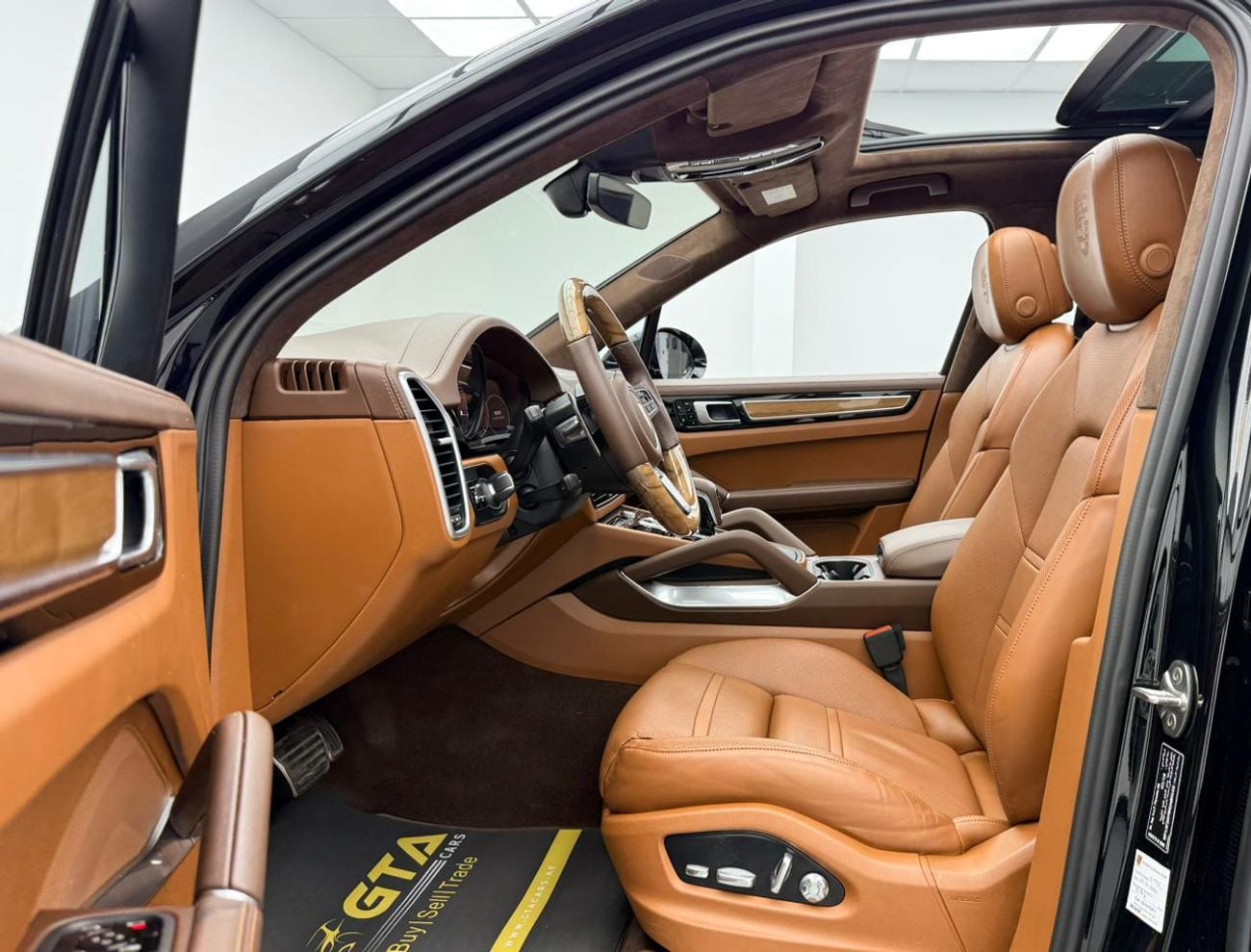 بورش كايان 2019 Porsche Cayenne Turbo, Warranty, Full Porsche Service History, Very Low Km, Fully Loaded, GCC
