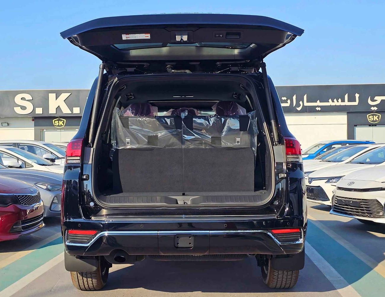 Toyota Land Cruiser LC300 VX TWIN TURBO / 3.5L V6 / JBL SPEAKERS / BIG DVD / FULL OPTION (CODE # VX)