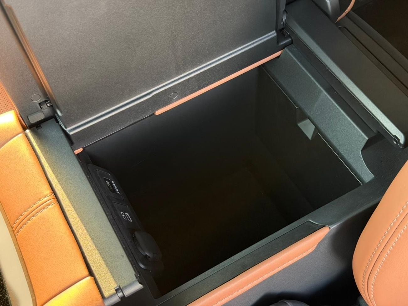 Toyota Alphard 2.5 Petrol / HYBRID / Model 2025
