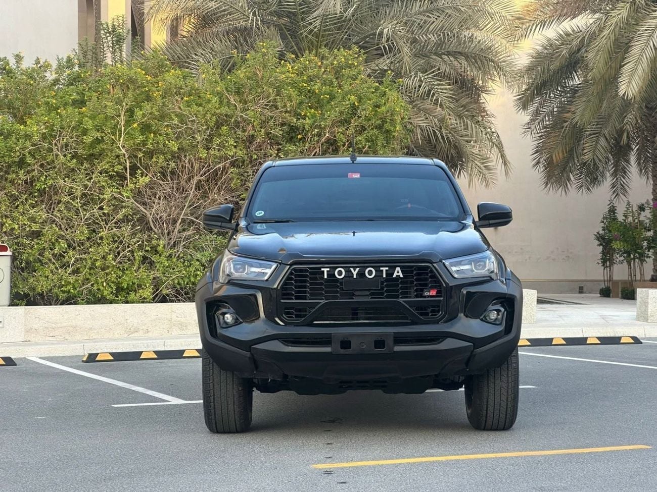 تويوتا هيلوكس 2021 Model V4 - 2.7L Petrol Engine Facelift GR Sports 2025 Shape Exterior and Interior Both Full Opt