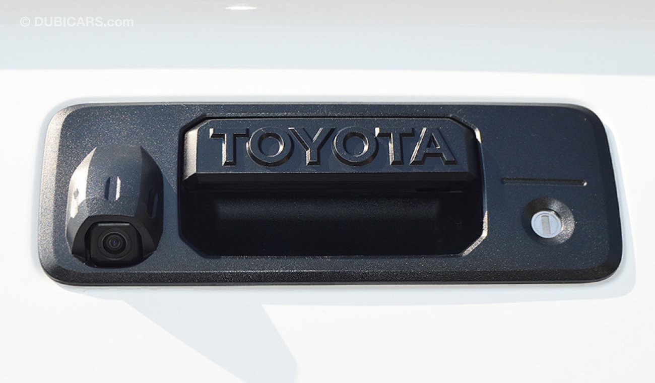 Toyota Tundra Crewmax 2018, SR5, 5.7L, V8, 0 km