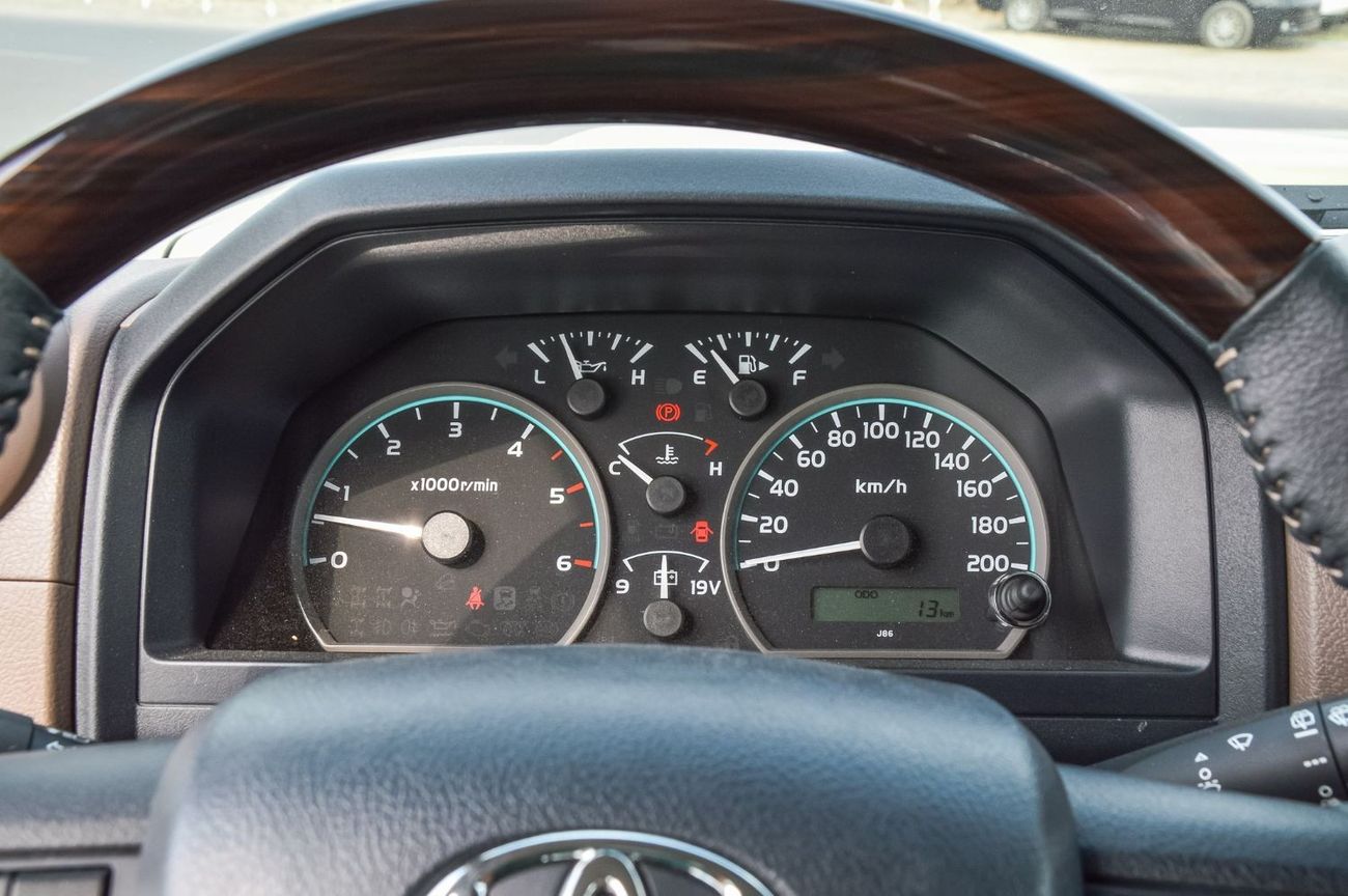 Toyota Land Cruiser 70 LX76 V8 4.5L DSL New Shape 2024YM