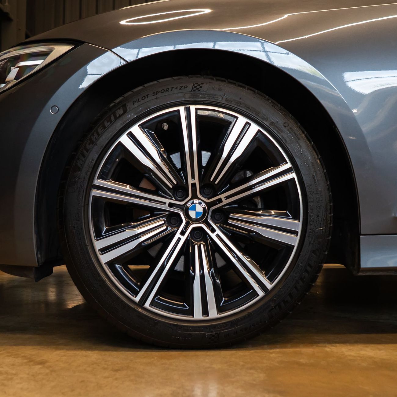 بي أم دبليو 320 Exclusive 2.0L AED 1,340 pm • 0% Downpayment • BMW 320i • 1 Year Warranty