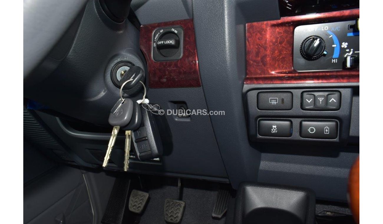 Toyota Land Cruiser 70 LX LIMITED V8 4.5L TD MT