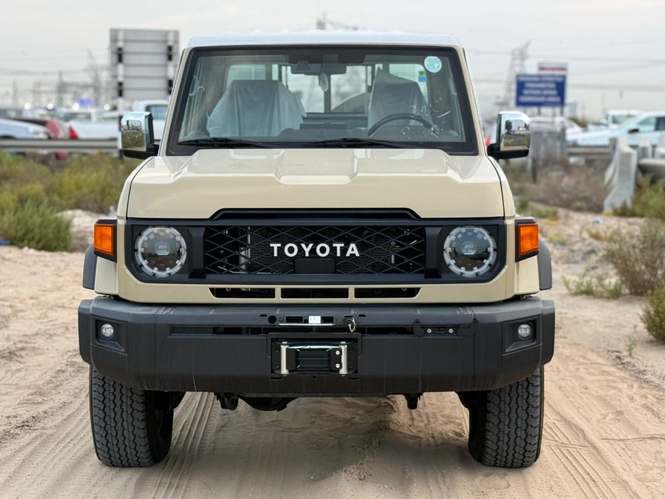 تويوتا لاند كروزر بيك آب 4.0 SINGLE CAB FULL SAUDI SPECS